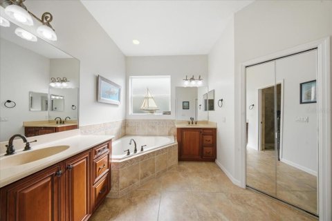 Casa en venta en Lake Wales, Florida, 3 dormitorios, 191.19 m2 № 2113848 - foto 28