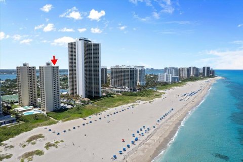 Condo in Riviera Beach, Florida, 2 bedrooms № 2249749 - photo 20