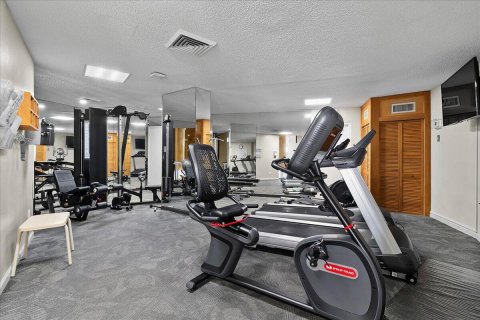 Condo in Riviera Beach, Florida, 2 bedrooms № 2249749 - photo 26