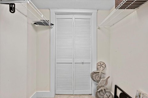 Condo in Riviera Beach, Florida, 2 bedrooms № 2249749 - photo 19