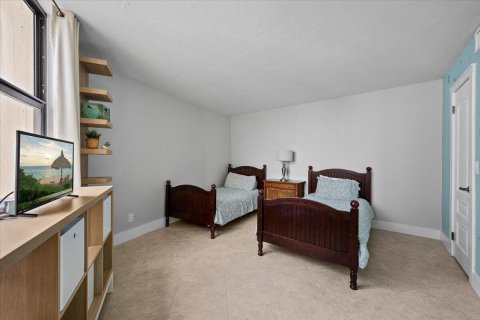 Condo in Riviera Beach, Florida, 2 bedrooms № 2249749 - photo 15