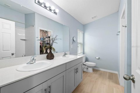 House in Apollo Beach, Florida 3 bedrooms, 148.83 sq.m. № 2349496 - photo 9