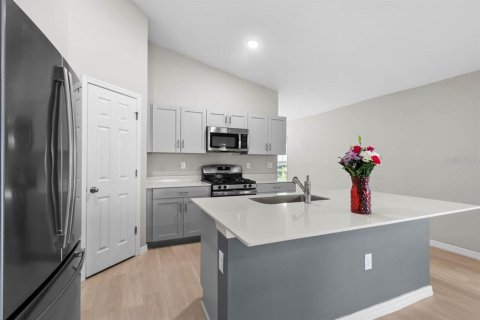 House in Apollo Beach, Florida 3 bedrooms, 148.83 sq.m. № 2349496 - photo 5