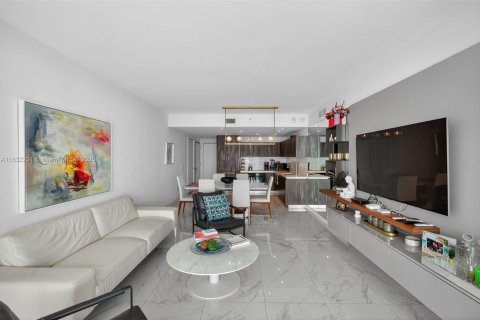 Condominio en venta en Miami, Florida, 3 dormitorios, 141.77 m2 № 1811873 - foto 10