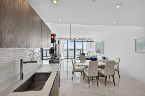 Condominio en venta en Miami, Florida, 3 dormitorios, 141.77 m2 № 1811873 - foto 6