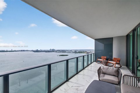 Condominio en venta en Miami, Florida, 3 dormitorios, 141.77 m2 № 1811873 - foto 19