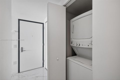 Condominio en venta en Miami, Florida, 3 dormitorios, 141.77 m2 № 1811873 - foto 23
