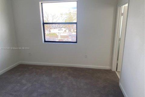 Купить таунхаус в Хомстед, Флорида 3 спальни, 123.37м2, № 1978339 - фото 21