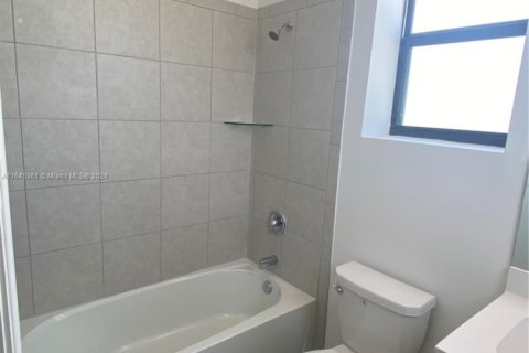 Купить таунхаус в Хомстед, Флорида 3 спальни, 123.37м2, № 1978339 - фото 26