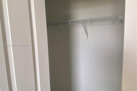 Купить таунхаус в Хомстед, Флорида 3 спальни, 123.37м2, № 1978339 - фото 24