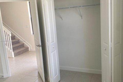 Купить таунхаус в Хомстед, Флорида 3 спальни, 123.37м2, № 1978339 - фото 29