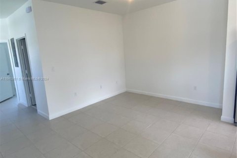 Купить таунхаус в Хомстед, Флорида 3 спальни, 123.37м2, № 1978339 - фото 13