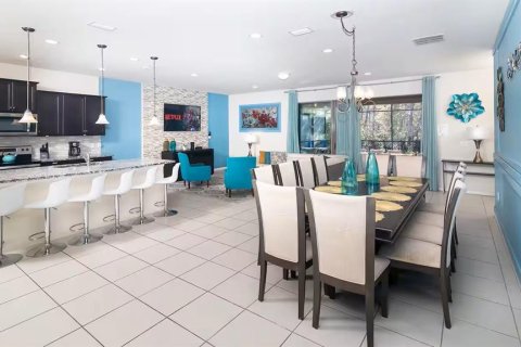 House in Kissimmee, Florida 9 bedrooms, 407.93 sq.m. № 1744195 - photo 3