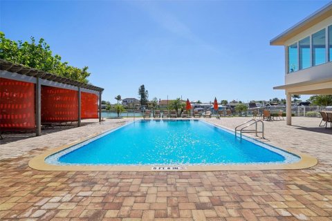 Copropriété à vendre à Clearwater, Floride: 2 chambres, 90.95 m2 № 2132376 - photo 27