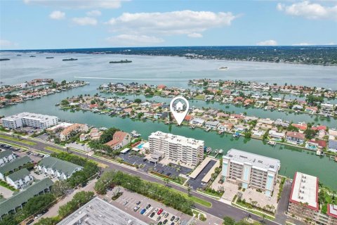 Condo à Clearwater, Floride, 2 chambres  № 2132376