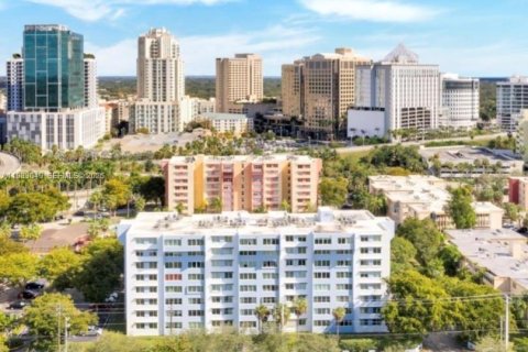 Кондоминиум с 3 спальнями в Майами, Флорида № 2049865