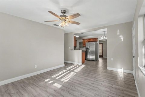 Casa en venta en Lakeland, Florida, 4 dormitorios, 144 m2 № 2225152 - foto 8