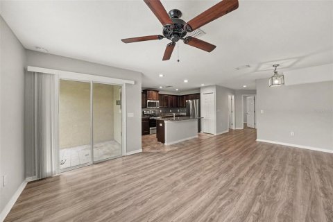 Touwnhouse à vendre à Wesley Chapel, Floride: 4 chambres, 155.7 m2 № 2239744 - photo 3