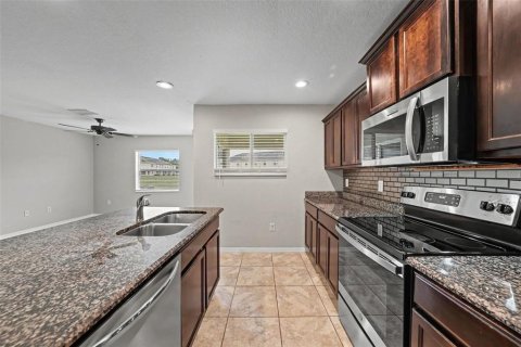 Touwnhouse à vendre à Wesley Chapel, Floride: 4 chambres, 155.7 m2 № 2239744 - photo 5