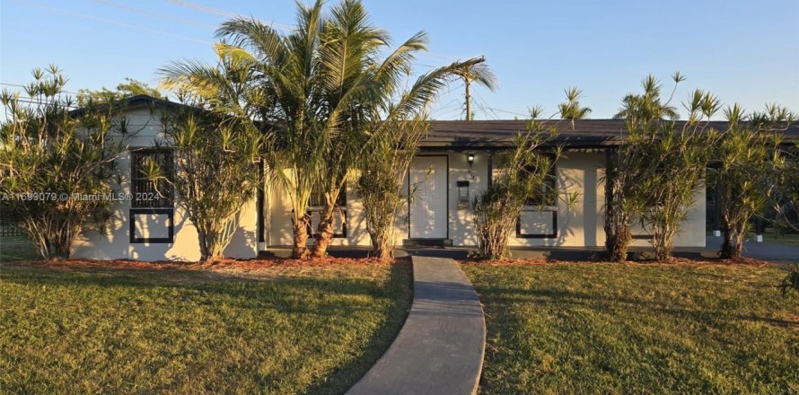 House in Miami, Florida 3 bedrooms, 101.17 sq.m. № 1452617
