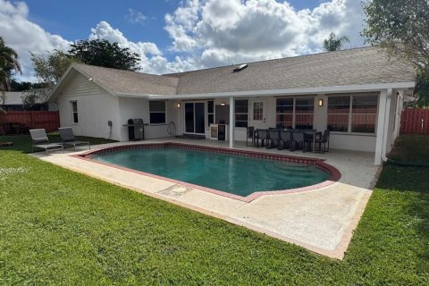 House in Wellington, Florida 6 bedrooms, 237.92 sq.m. № 2175595 - photo 13