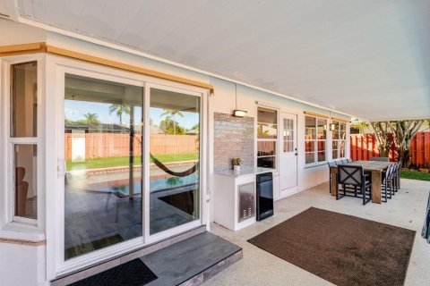 House in Wellington, Florida 6 bedrooms, 237.92 sq.m. № 2175595 - photo 5