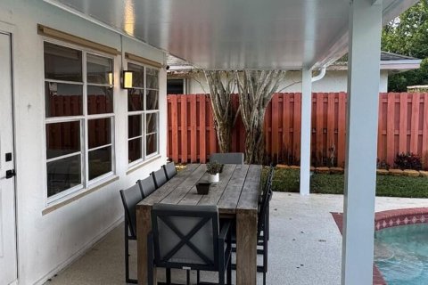 House in Wellington, Florida 6 bedrooms, 237.92 sq.m. № 2175595 - photo 17