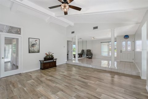 House in Sarasota, Florida 3 bedrooms, 226.5 sq.m. № 1581143 - photo 5