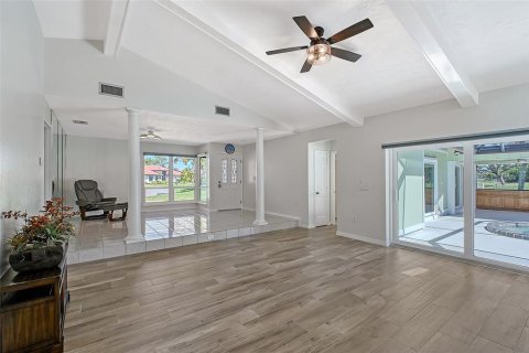 House in Sarasota, Florida 3 bedrooms, 226.5 sq.m. № 1581143 - photo 6