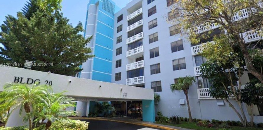 Apartment in Hollywood, Florida 1 bedroom, 77.11 sq.m. № 2392204