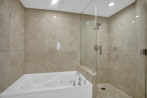 Copropriété à louer à Miami Beach, Floride: 2 chambres, 122.82 m2 № 1838739 - photo 23
