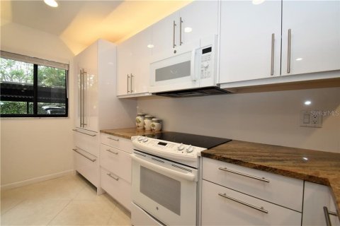Copropriété à louer à Sarasota, Floride: 1 chambre, 67.91 m2 № 213519 - photo 11