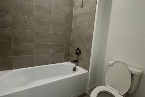 Casa en alquiler en Kissimmee, Florida, 4 dormitorios, 198.72 m2 № 1561842 - foto 17