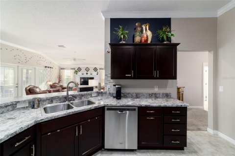 House in The Villages, Florida 4 bedrooms, 188.41 sq.m. № 2114784 - photo 11