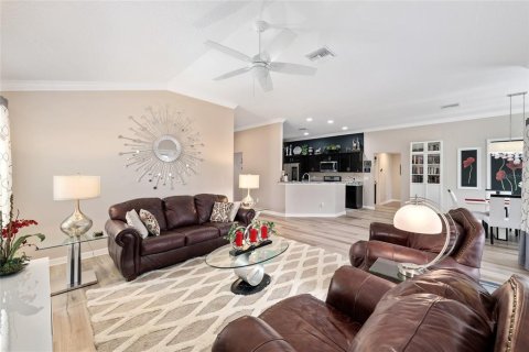 House in The Villages, Florida 4 bedrooms, 188.41 sq.m. № 2114784 - photo 6