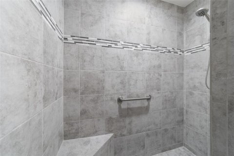 House in The Villages, Florida 4 bedrooms, 188.41 sq.m. № 2114784 - photo 20