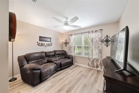 House in The Villages, Florida 4 bedrooms, 188.41 sq.m. № 2114784 - photo 27