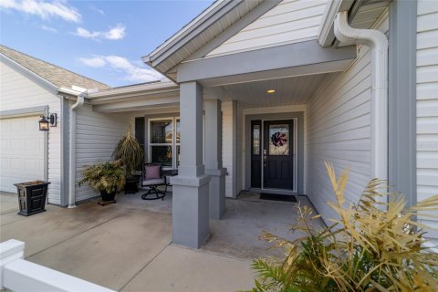 House in The Villages, Florida 4 bedrooms, 188.41 sq.m. № 2114784 - photo 2