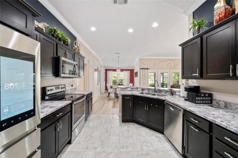 House in The Villages, Florida 4 bedrooms, 188.41 sq.m. № 2114784 - photo 15