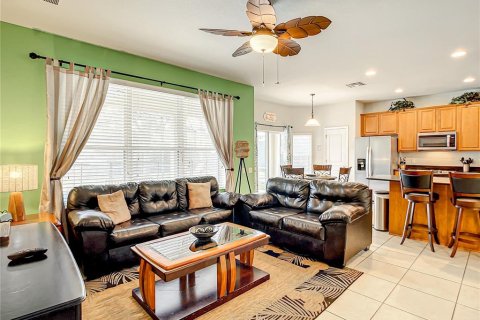 House in Kissimmee, Florida 6 bedrooms, 261.24 sq.m. № 1720437 - photo 10