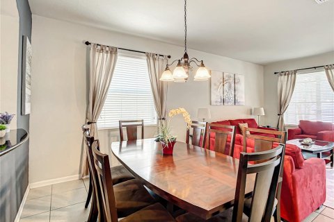 House in Kissimmee, Florida 6 bedrooms, 261.24 sq.m. № 1720437 - photo 8