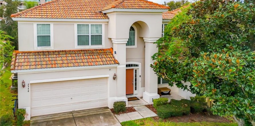 House in Kissimmee, Florida 6 bedrooms, 261.24 sq.m. № 1720437