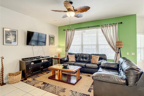 House in Kissimmee, Florida 6 bedrooms, 261.24 sq.m. № 1720437 - photo 11