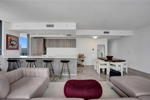 Condominio en venta en Miami, Florida, 3 dormitorios, 149.85 m2 № 1710570 - foto 2