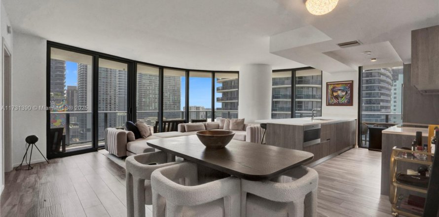 Condominio en Miami, Florida, 3 dormitorios  № 1710570