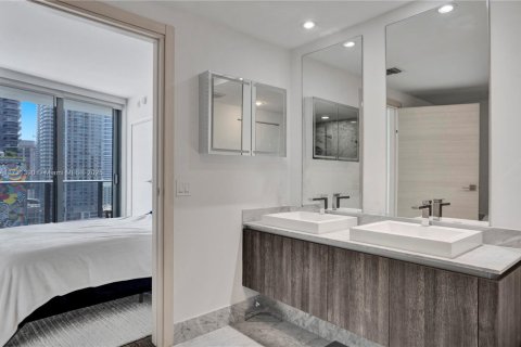 Condominio en venta en Miami, Florida, 3 dormitorios, 149.85 m2 № 1710570 - foto 19