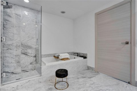 Condominio en venta en Miami, Florida, 3 dormitorios, 149.85 m2 № 1710570 - foto 21