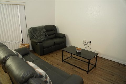 Купить виллу или дом в Холливуд, Флорида 2 спальни, 133.78м2, № 1987116 - фото 4