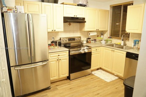 Купить виллу или дом в Холливуд, Флорида 2 спальни, 133.78м2, № 1987116 - фото 3