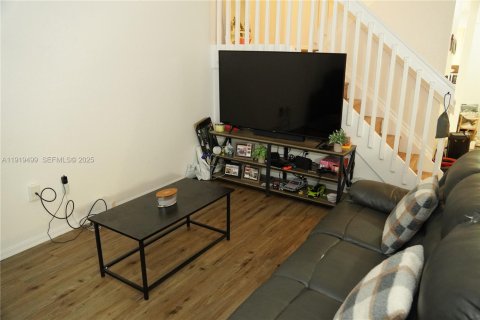 Купить виллу или дом в Холливуд, Флорида 2 спальни, 133.78м2, № 1987116 - фото 12